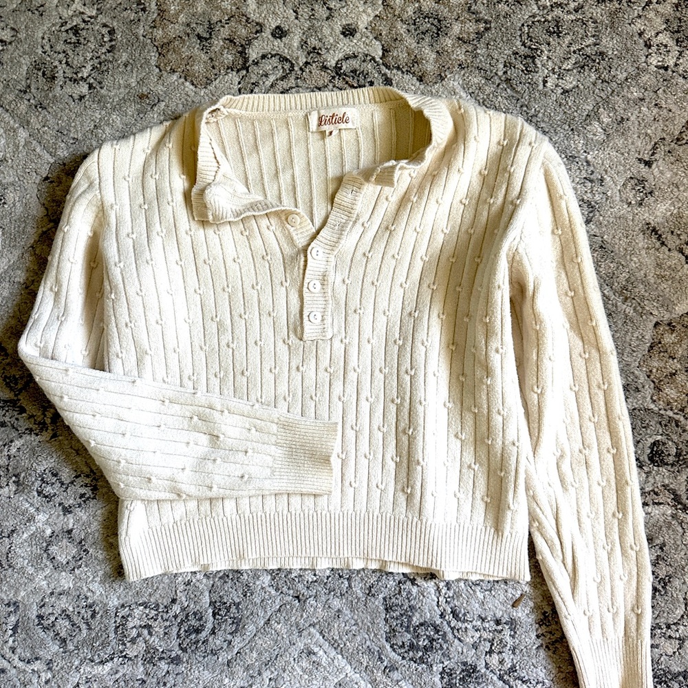 Listicle Cropped Sweater with knitted dots